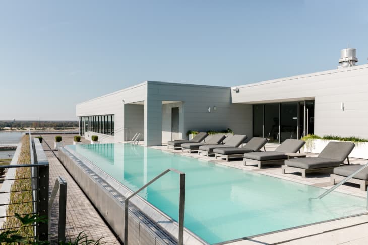 Shared Outdoor Spaces: 7 Unspoken Rules to Remember | Apartment Therapy - Apartment Rentals With Exclusive Access To Outdoor Spaces